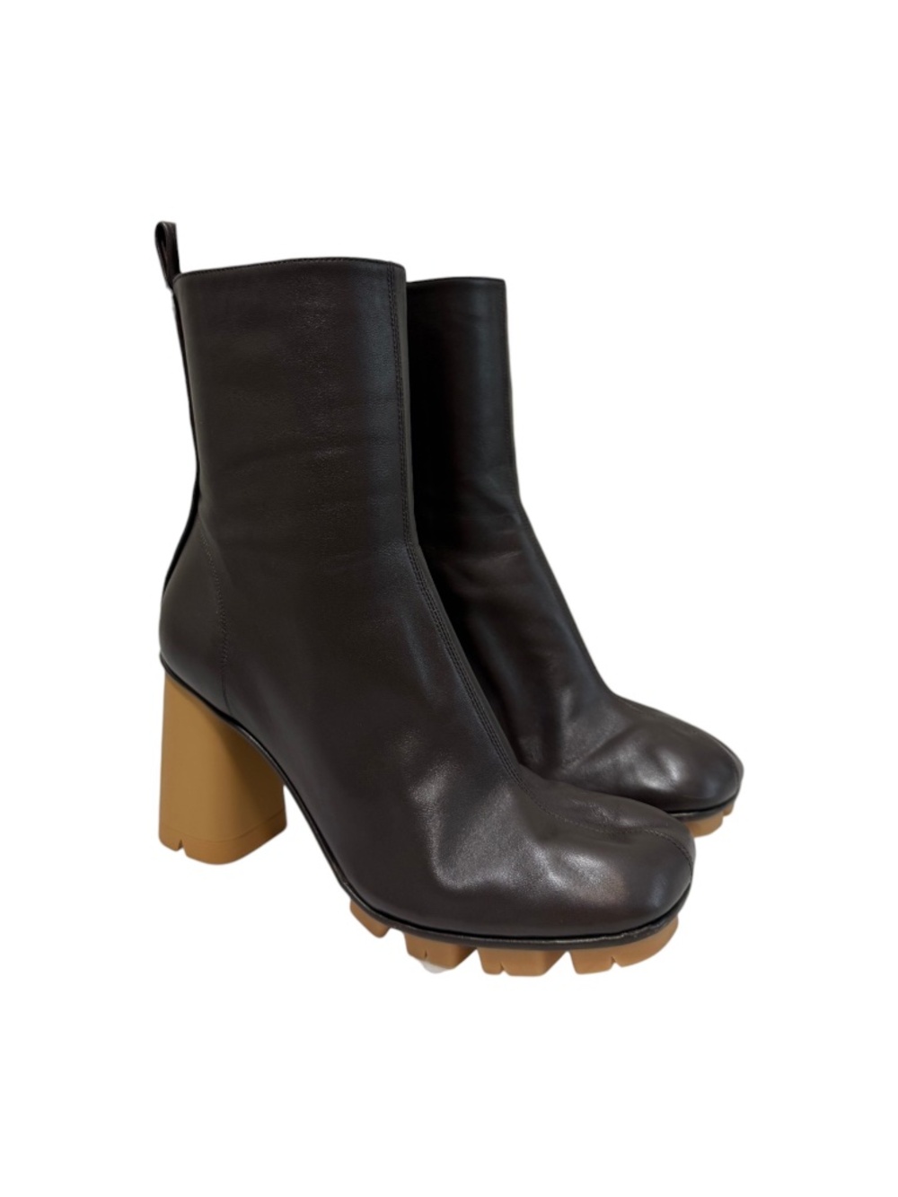 BOTTEGA VENETA Shore Leather Ankle Boot in Brown Size 39